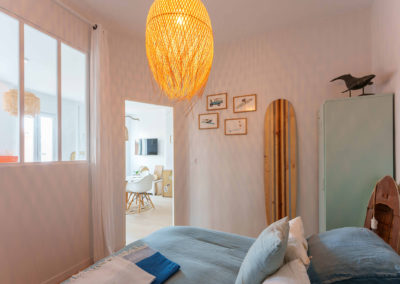 La chambre ouverte sur le séjour